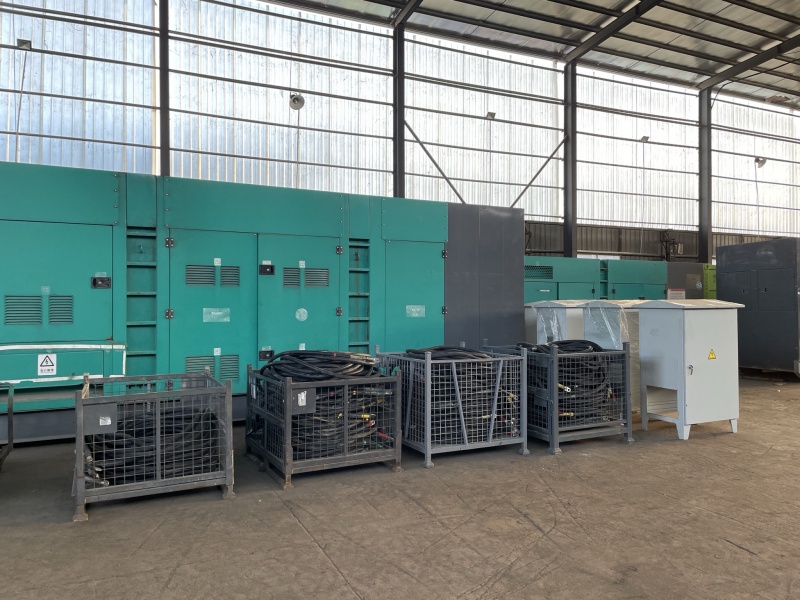 康明斯1200kw低噪音發(fā)電機(jī)組